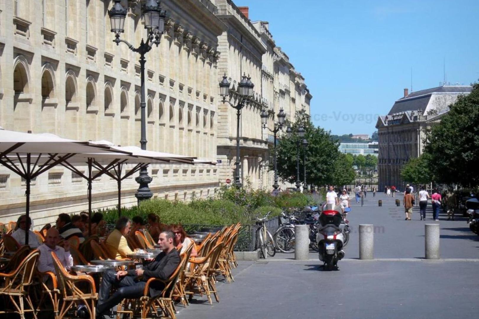 Guestready - Sunny Attic Apt Near Grand Theatre Bordeaux Exterior foto
